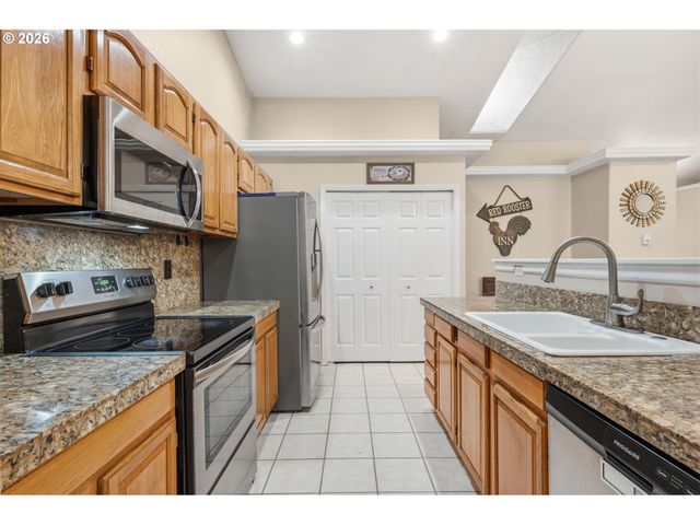 3653 WILLOWBROOK St, Eugene, OR 97404