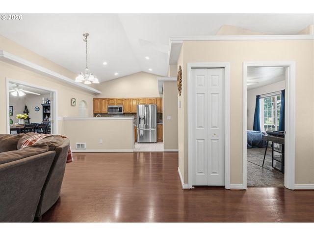 3653 WILLOWBROOK St, Eugene, OR 97404