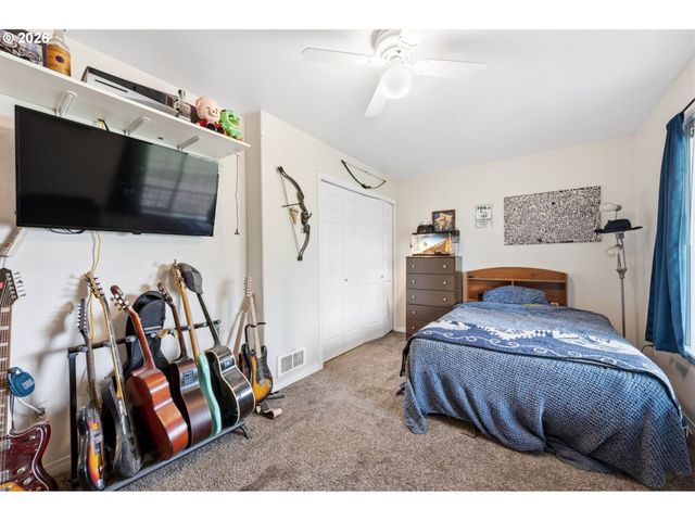 3653 WILLOWBROOK St, Eugene, OR 97404