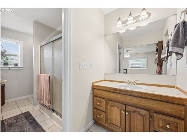 3653 WILLOWBROOK St, Eugene, OR 97404