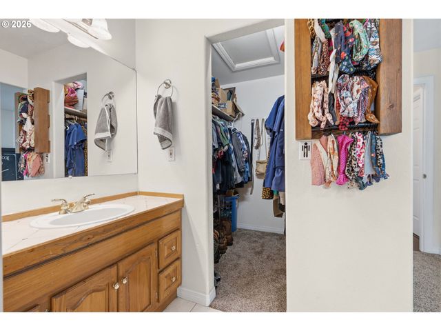 3653 WILLOWBROOK St, Eugene, OR 97404