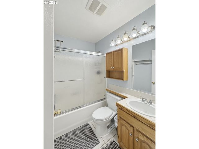 3653 WILLOWBROOK St, Eugene, OR 97404