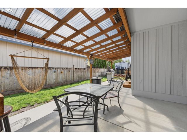 3653 WILLOWBROOK St, Eugene, OR 97404