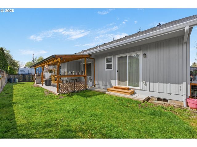 3653 WILLOWBROOK St, Eugene, OR 97404