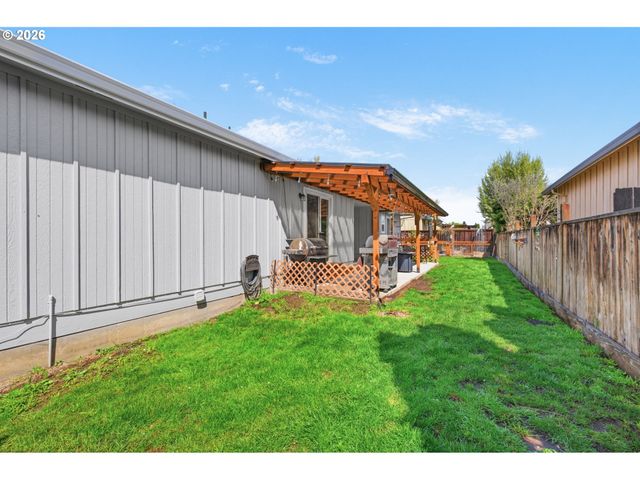 3653 WILLOWBROOK St, Eugene, OR 97404