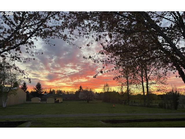 3653 WILLOWBROOK St, Eugene, OR 97404