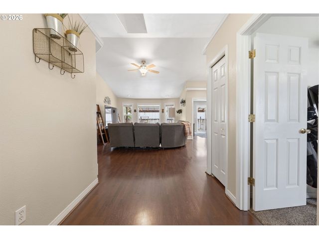 3653 WILLOWBROOK St, Eugene, OR 97404