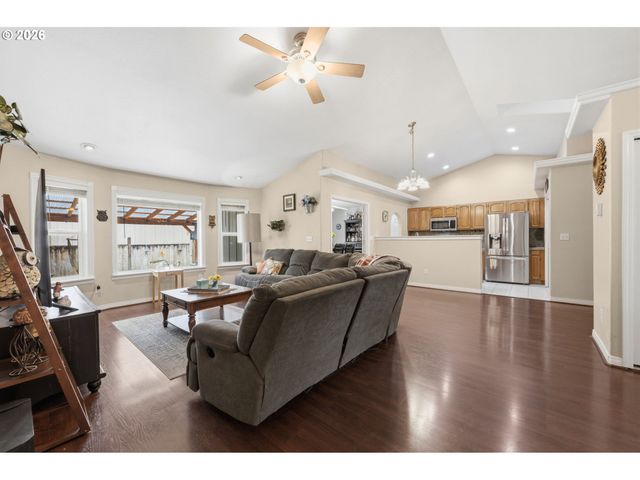 3653 WILLOWBROOK St, Eugene, OR 97404