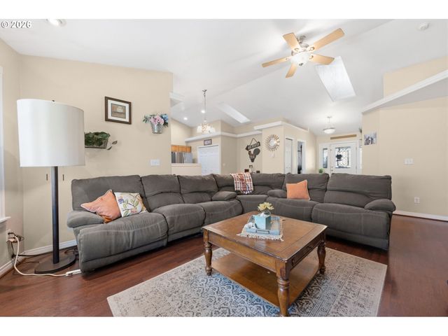 3653 WILLOWBROOK St, Eugene, OR 97404