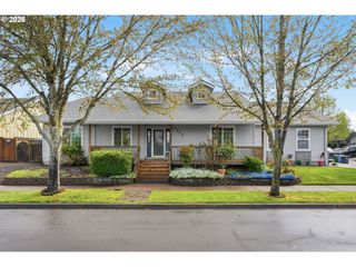 3653 WILLOWBROOK St, Eugene, OR 97404