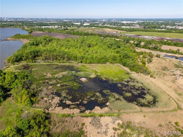 00 Bend Road, Madison, IL 62060