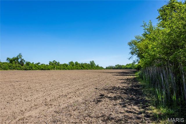 00 Bend Road, Madison, IL 62060