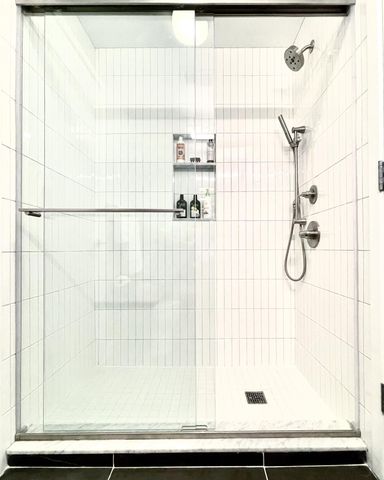 125 E 12th St Apt 2A, New York City, NY 10003