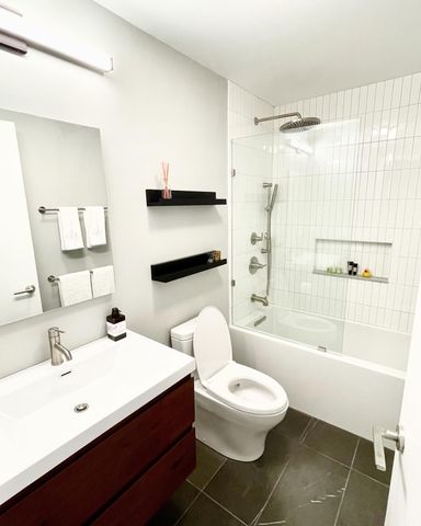 125 E 12th St Apt 2A, New York City, NY 10003