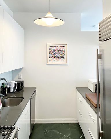 125 E 12th St Apt 2A, New York City, NY 10003