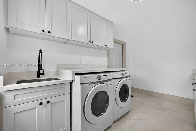 10864 SW 141st Ln, Miami, FL 33176