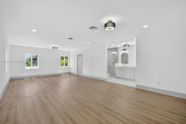 10864 SW 141st Ln, Miami, FL 33176