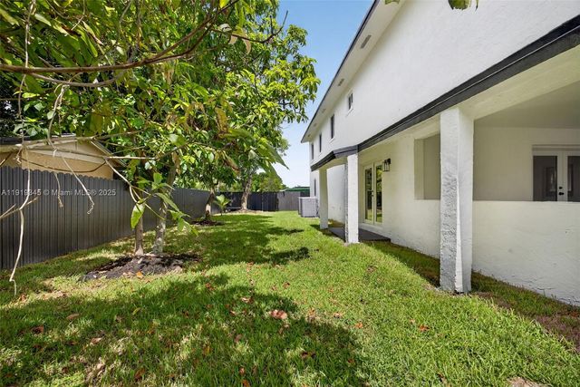 10864 SW 141st Ln, Miami, FL 33176