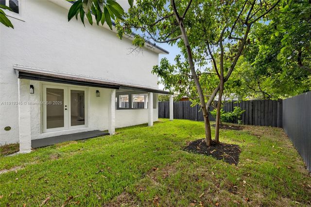 10864 SW 141st Ln, Miami, FL 33176