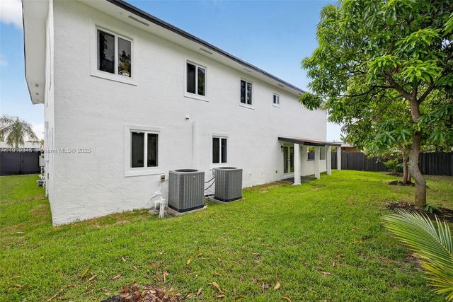 10864 SW 141st Ln, Miami, FL 33176