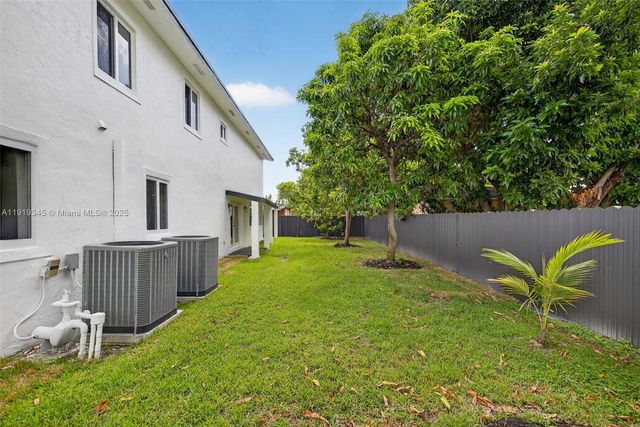 10864 SW 141st Ln, Miami, FL 33176