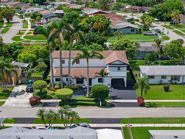 10864 SW 141st Ln, Miami, FL 33176