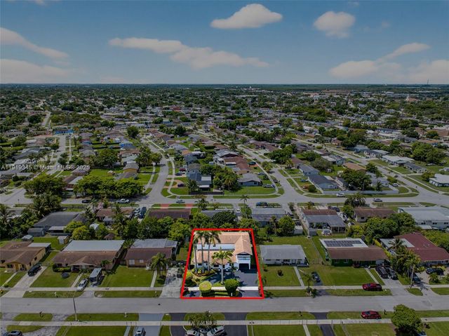10864 SW 141st Ln, Miami, FL 33176
