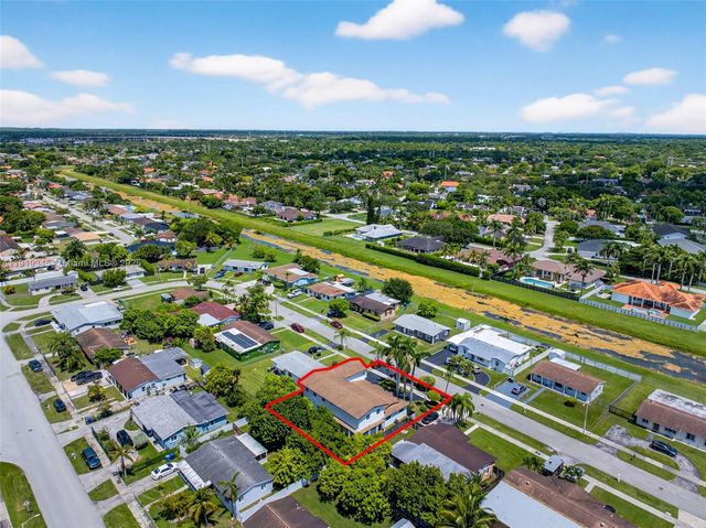 10864 SW 141st Ln, Miami, FL 33176