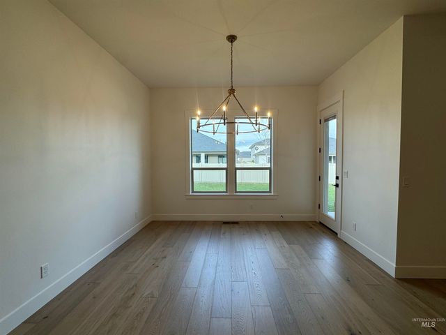 880 W Buroak Dr, Meridian, ID 83642