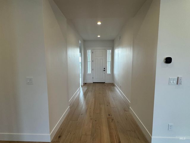 880 W Buroak Dr, Meridian, ID 83642