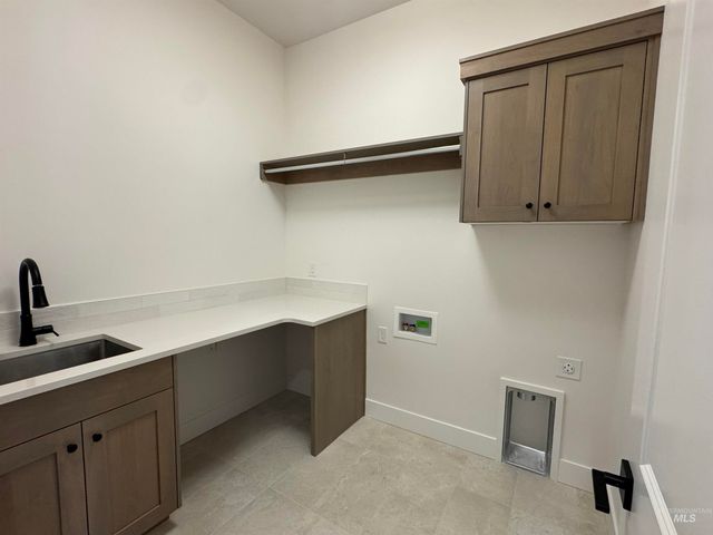 880 W Buroak Dr, Meridian, ID 83642