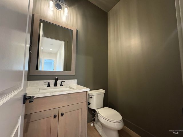 880 W Buroak Dr, Meridian, ID 83642