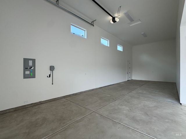 880 W Buroak Dr, Meridian, ID 83642