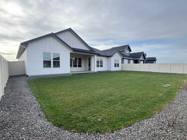 880 W Buroak Dr, Meridian, ID 83642