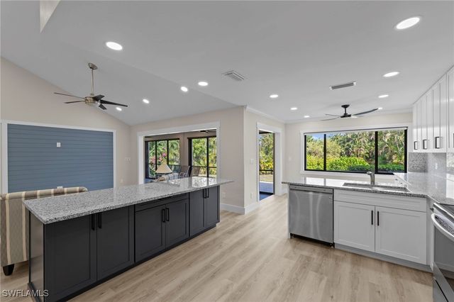 6114 Forest Villas CIR, Fort Myers, FL 33908