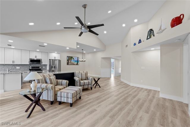 6114 Forest Villas CIR, Fort Myers, FL 33908