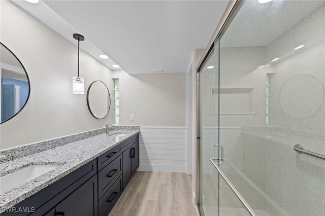 6114 Forest Villas CIR, Fort Myers, FL 33908