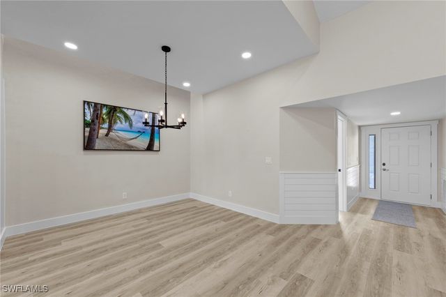 6114 Forest Villas CIR, Fort Myers, FL 33908