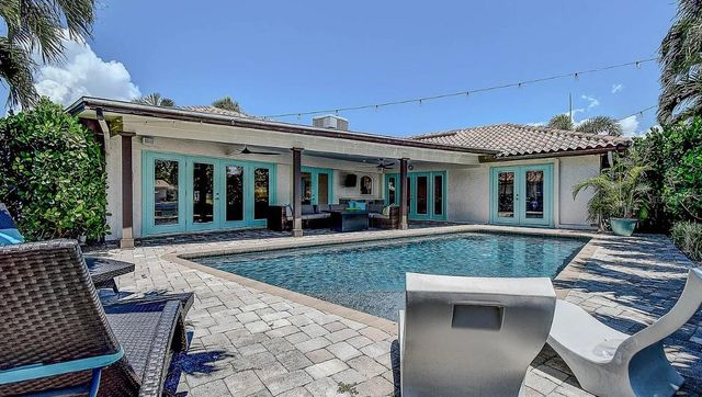 1998 KANSAS AVENUE NE, St Petersburg, FL 33703