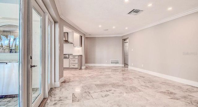 1998 KANSAS AVENUE NE, St Petersburg, FL 33703