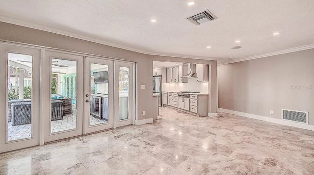 1998 KANSAS AVENUE NE, St Petersburg, FL 33703