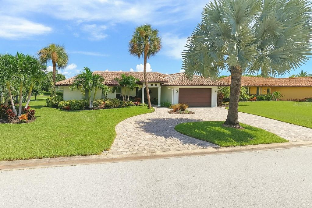 1998 KANSAS AVENUE NE, St Petersburg, FL 33703