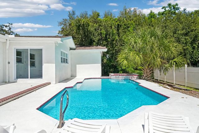 235 OVERBROOK DRIVE E, Largo, FL 33770