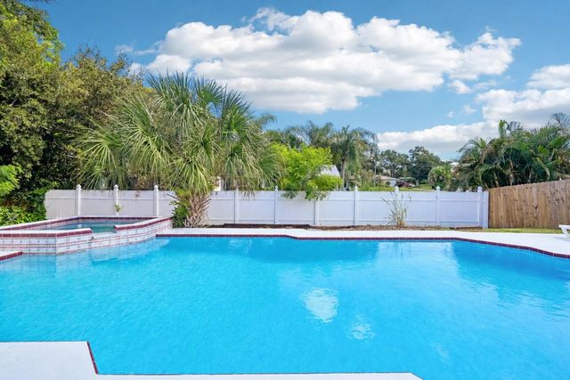 235 OVERBROOK DRIVE E, Largo, FL 33770