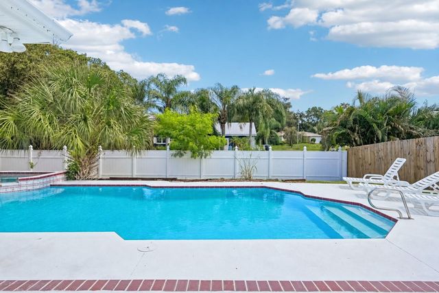 235 OVERBROOK DRIVE E, Largo, FL 33770