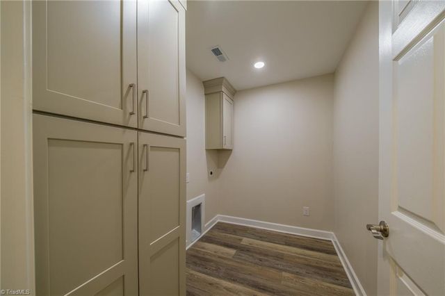 5705 MARSHALLGATE Drive, Winston-salem, NC 27105