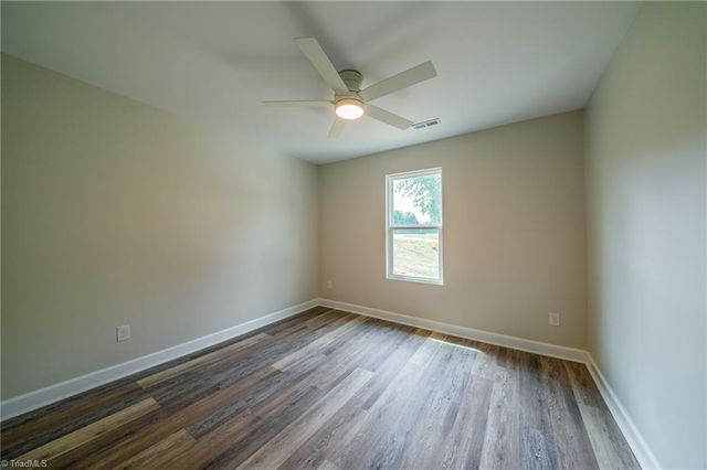 5705 MARSHALLGATE Drive, Winston-salem, NC 27105