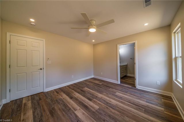 5705 MARSHALLGATE Drive, Winston-salem, NC 27105