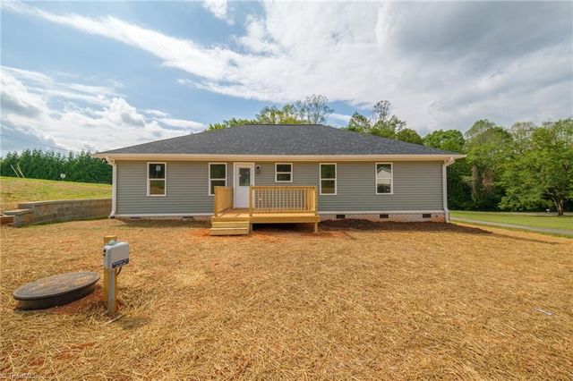 5705 MARSHALLGATE Drive, Winston-salem, NC 27105