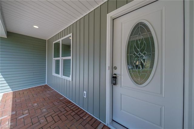 5705 MARSHALLGATE Drive, Winston-salem, NC 27105